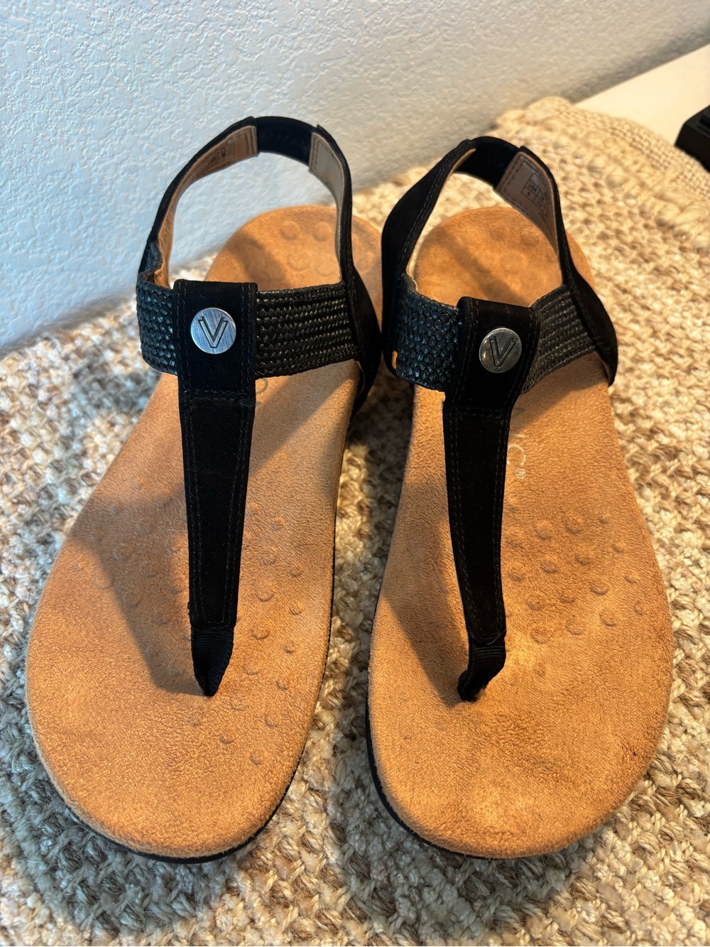 Vionic Black Thong Sandals with Tan Footbed